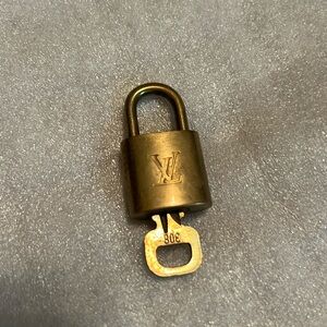 LV LOCK AND KEY